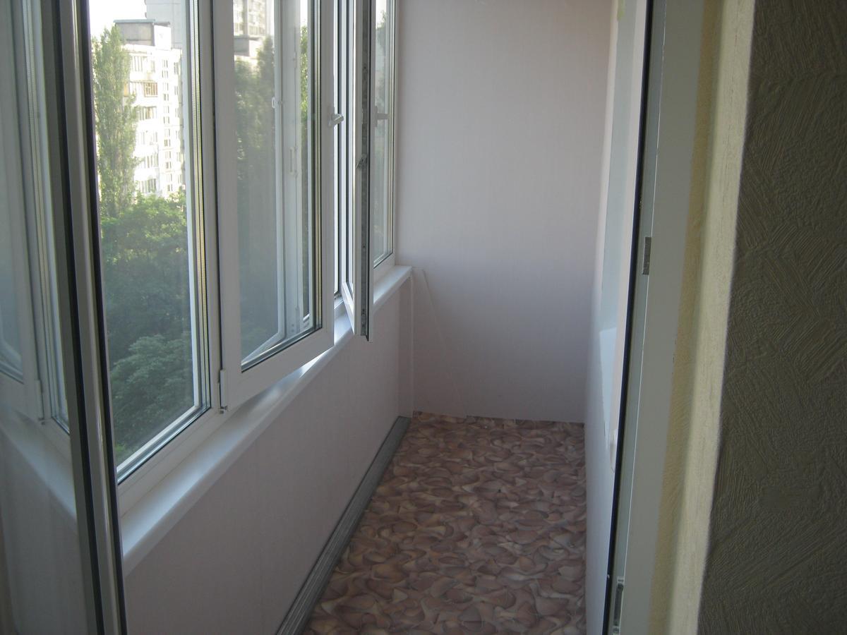 Apartment On Livoberezna Metro Station เคียฟ ภายนอก รูปภาพ